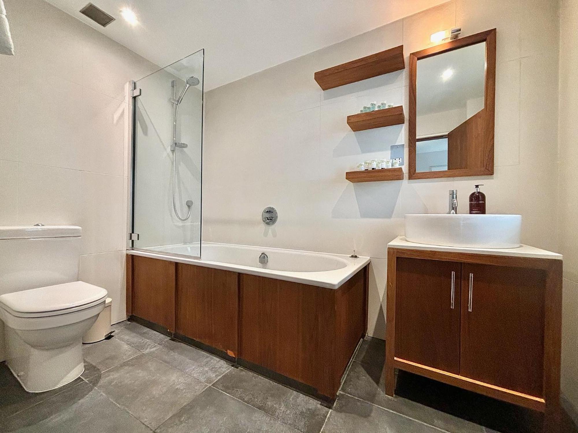 The Ophelia By Sloane Square Apartment